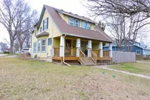 516 Riverside Dr, Fort Atkinson, WI 53538 - Photo 1