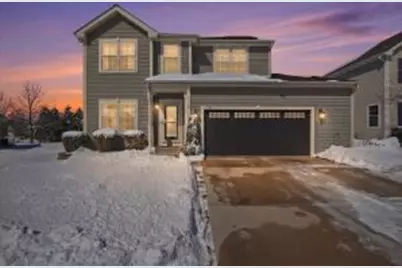 734  Creekwood Ln, West Bend, WI 53095 - Photo 1
