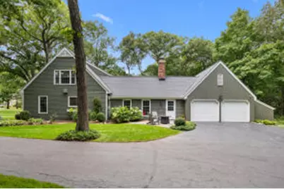 N63W29784  Woodfield Ct, Merton, WI 53029 - Photo 1