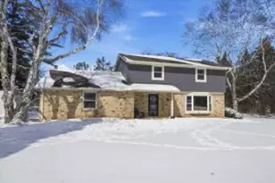 10726 Crestview Dr, Cedarburg, WI 53012 - Photo 1