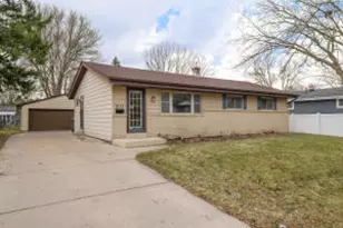 2113 Garven Ct, Waukesha, WI 53188 - Photo 1