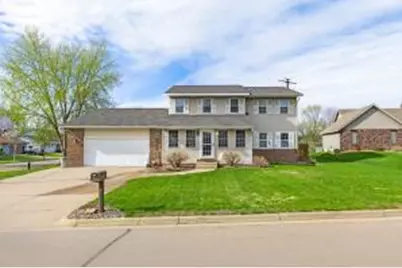 701  Parkridge Pl, Onalaska, WI 54650 - Photo 1