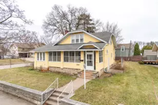 2405 State St, La Crosse, WI 54601 - Photo 1
