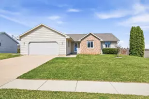 213 Wollet Dr, Fort Atkinson, WI 53538 - Photo 1