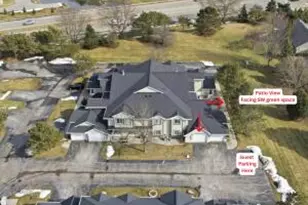 W240n2500 E Parkway Meadow Cir, Pewaukee, WI 53072 - Photo 1