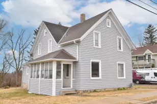 825 Fredonia Ave, Fredonia, WI 53021 - Photo 1