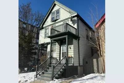 2241  N Summit Ave #2243, Milwaukee, WI 53202 - Photo 1