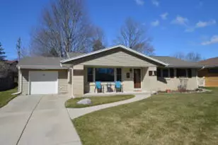 500 Parkway Dr, South Milwaukee, WI 53172 - Photo 1