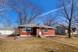 3033 27th St, La Crosse, WI 54601 - Photo 1