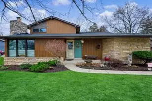2115 Rambling Rose Rd, Waukesha, WI 53186 - Photo 1