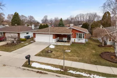 1736  Knoll Crest Dr, Sheboygan, WI 53081 - Photo 1