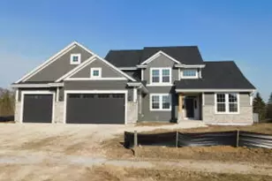 268 Candleberry Ln, Grafton, WI 53024 - Photo 1