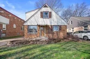 5713 N Argyle Ave, Glendale, WI 53209 - Photo 1