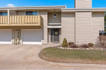 6461 S Crabapple Ct, Oak Creek, WI 53154 - Photo 1