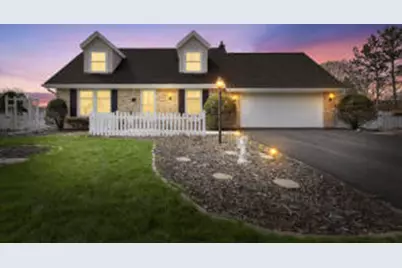 766  Kingston Ct, Hartland, WI 53029 - Photo 1
