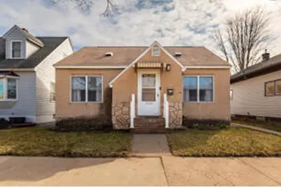 2404  Loomis St, La Crosse, WI 54603 - Photo 1
