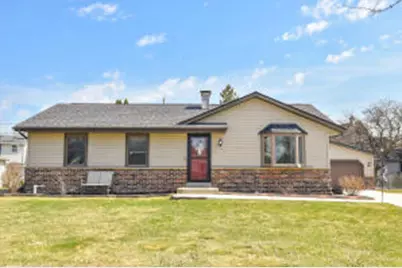 W205N17038  Parkview Dr, Jackson, WI 53037 - Photo 1
