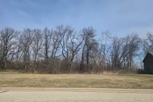 962 Pine Ridge Ct, Brownsville, WI 53006 - Photo 1