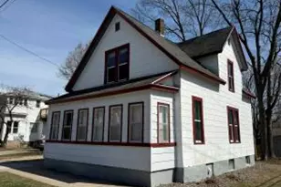 613 17th St, La Crosse, WI 54601 - Photo 1