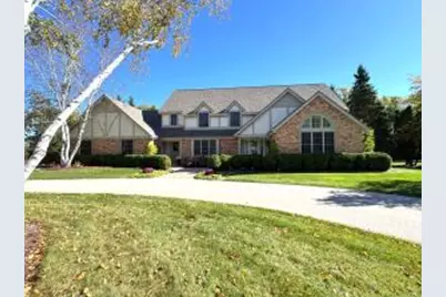 10116 N Waterleaf Dr, Mequon, WI 53092 - Photo 1