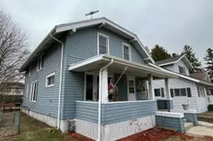 924 N 8th St, Manitowoc, WI 54220 - Photo 1
