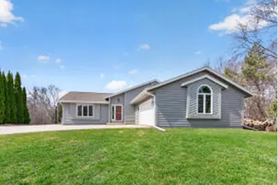 539  Beechwood Dr, Cedarburg, WI 53012 - Photo 1