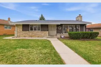 9837 W Sarasota Pl, Milwaukee, WI 53222 - Photo 1