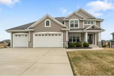 W236N7272  Meadow Ct, Sussex, WI 53089 - Photo 1