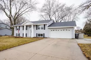 1442 N Lapham St, Oconomowoc, WI 53066 - Photo 1