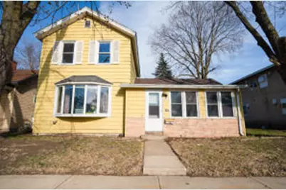 1311  4th St, La Crosse, WI 54601 - Photo 1