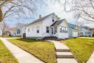 98 Jackson St, Fort Atkinson, WI 53538 - Photo 1