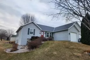 995 Lexington Way, Waterloo, WI 53594 - Photo 1