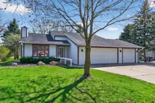 N61W23893 Sumac Ln, Sussex, WI 53089 - Photo 1