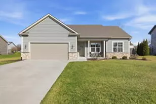 621 Fox Run Ln, Racine, WI 53406 - Photo 1