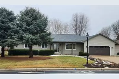 624  Carriage Hill Dr, Watertown, WI 53098 - Photo 1