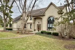 511 Clovercrest Ct, Watertown, WI 53094 - Photo 1