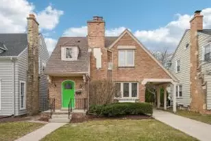 5671 N Bay Ridge Ave, Whitefish Bay, WI 53217 - Photo 1
