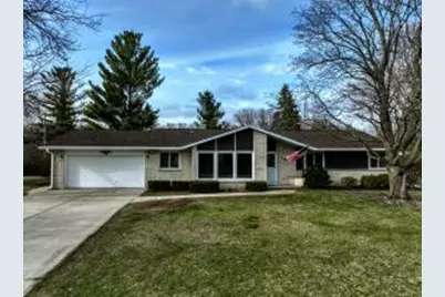 243  Hillcrest Ln, Jefferson, WI 53549 - Photo 1
