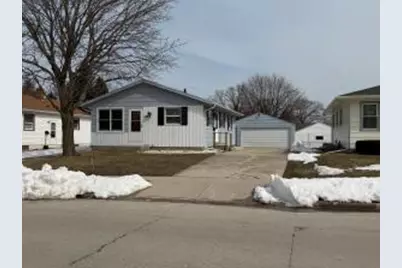1133 S 36th St, Manitowoc, WI 54220 - Photo 1
