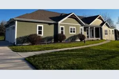 N5W31720  Twin Oaks Dr, Delafield, WI 53018 - Photo 1