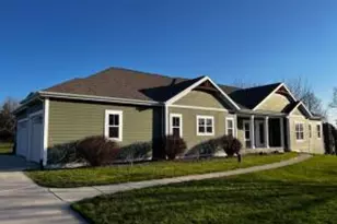 N5W31720 Twin Oaks Dr, Delafield, WI 53018 - Photo 1