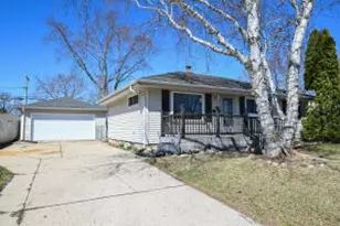 727 10th Ave, Grafton, WI 53024 - Photo 1