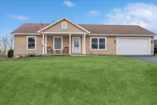 327 Tomahawk Dr, Twin Lakes, WI 53181 - Photo 1