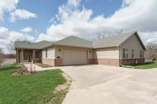 1568 E Gate Dr, Watertown, WI 53094 - Photo 1
