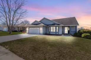 1245 Garfield Ln, Hartford, WI 53027 - Photo 1