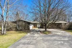 2138 Edgewood Dr, Grafton, WI 53024 - Photo 1