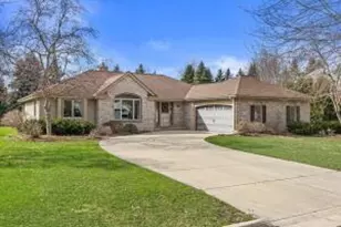 925 Greenway Terrace, Hartland, WI 53029 - Photo 1