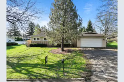 1718  Hillcrest Dr, Lake Geneva, WI 53147 - Photo 1