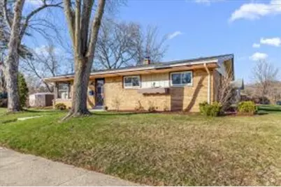 603  Meadowbrook Dr, West Bend, WI 53090 - Photo 1