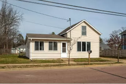 404  4th Ave, Onalaska, WI 54650 - Photo 1